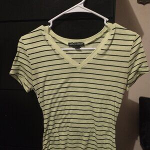 Junior's shirt size medium